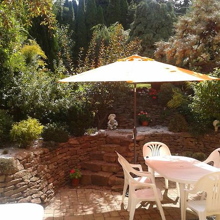 Cecey Vendeghaz Bed & Breakfast Егер Екстериор снимка