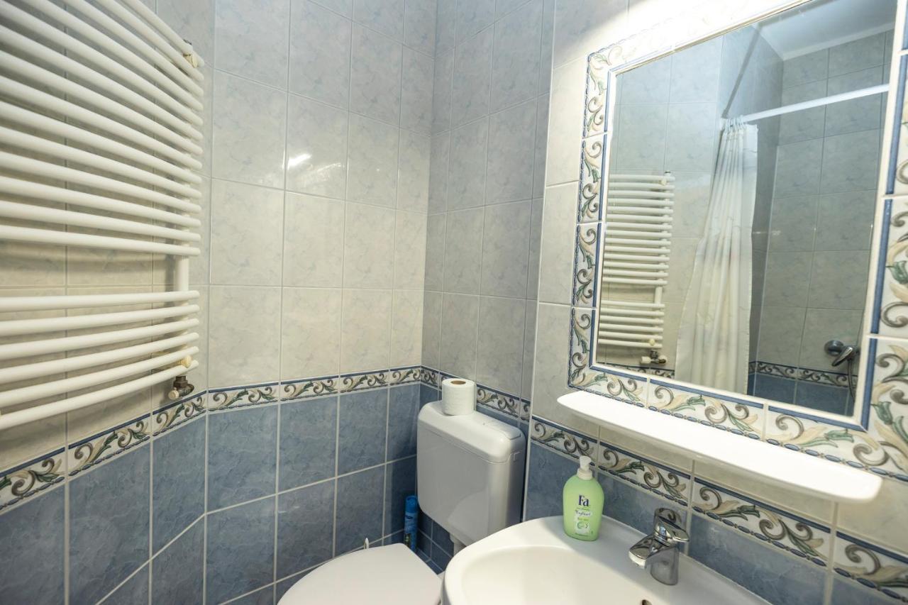 Cecey Vendeghaz Bed & Breakfast Егер Екстериор снимка