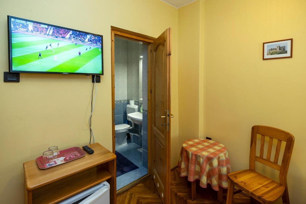 Cecey Vendeghaz Bed & Breakfast Егер Екстериор снимка