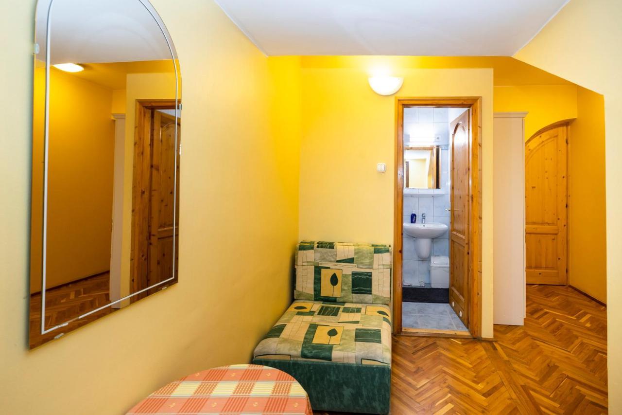 Cecey Vendeghaz Bed & Breakfast Егер Екстериор снимка