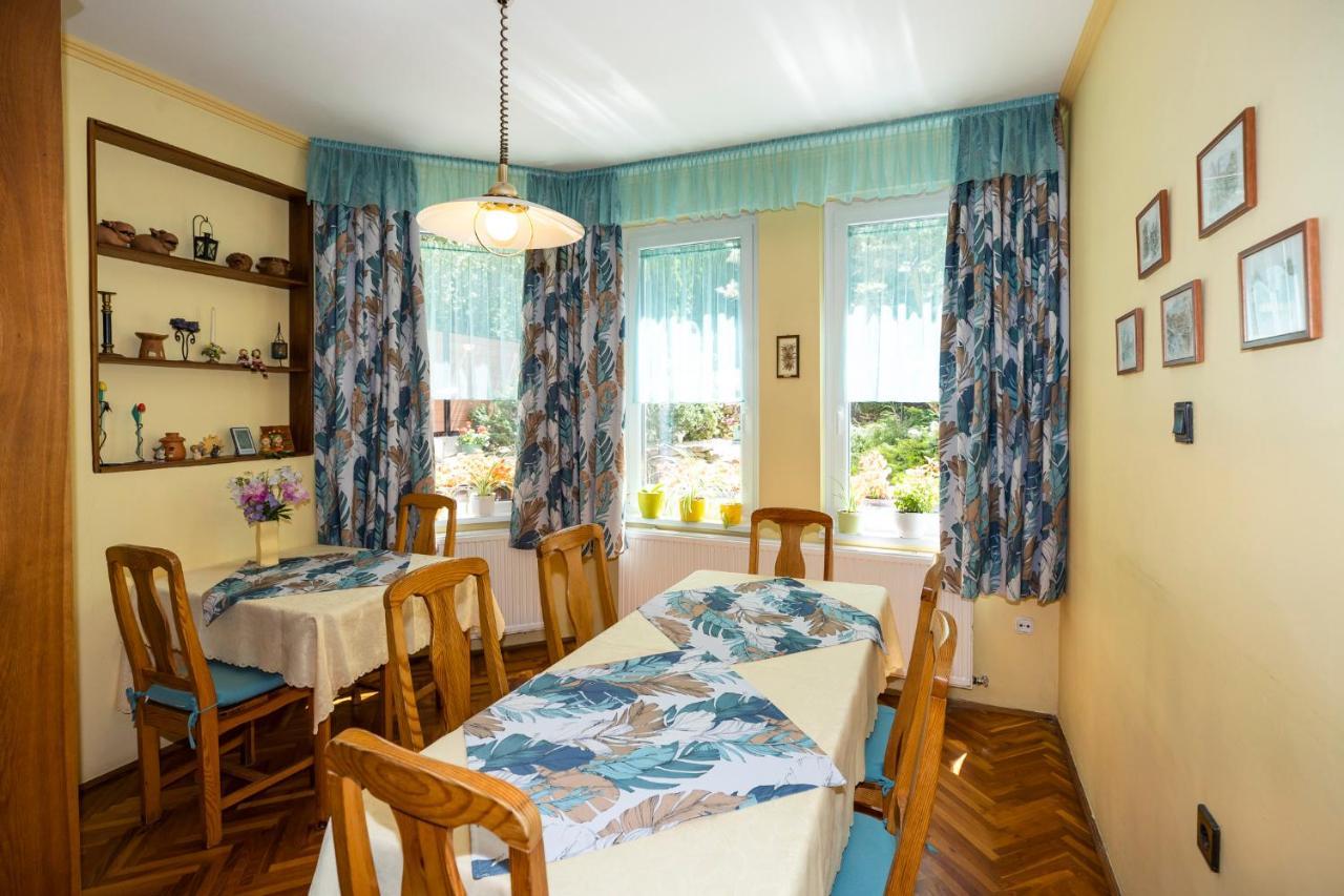 Cecey Vendeghaz Bed & Breakfast Егер Екстериор снимка