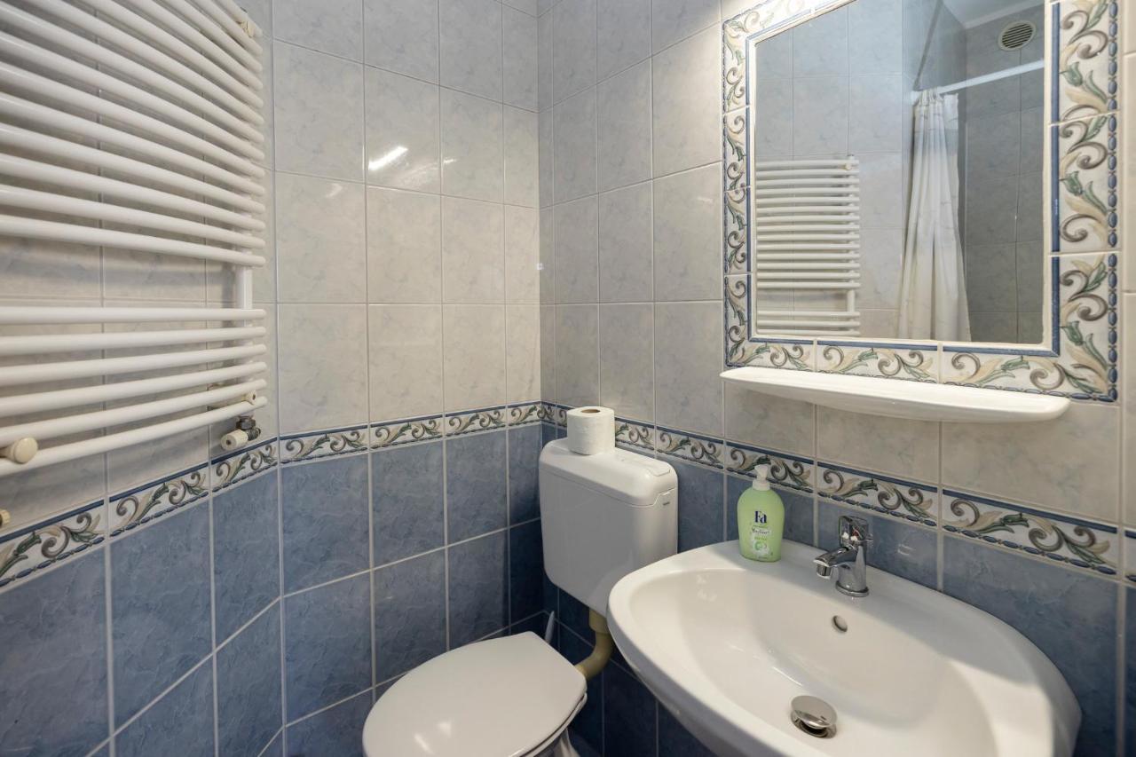 Cecey Vendeghaz Bed & Breakfast Егер Екстериор снимка