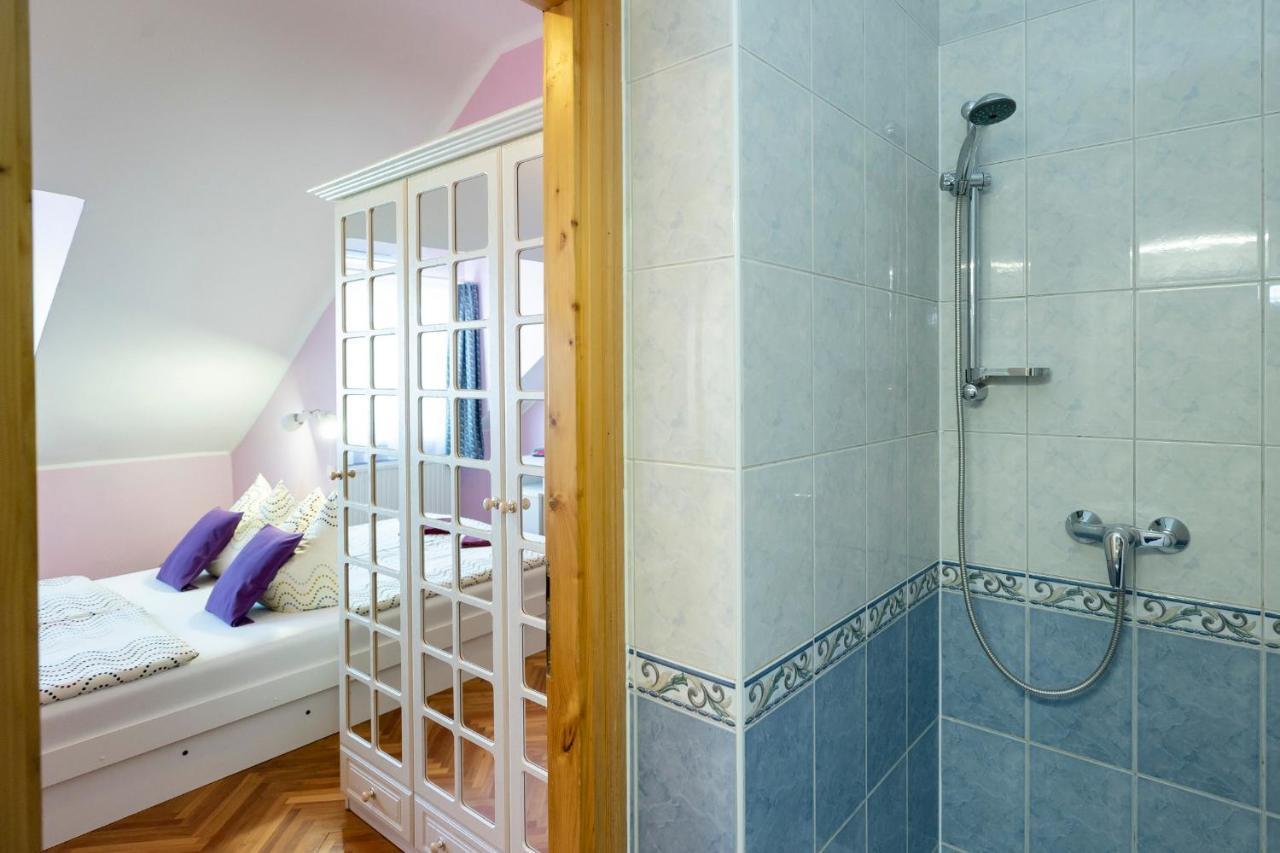Cecey Vendeghaz Bed & Breakfast Егер Екстериор снимка